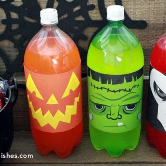 Cute DIY Halloween soda bottle labels — a fun craft for a Halloween party!