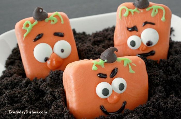 These Easy To Create Jack O’ Lantern Halloween Cookies Make Fun Snacks!