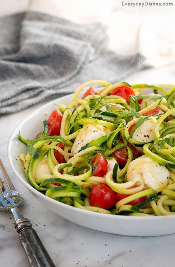 Zucchini noodle caprese salad