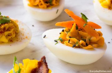 Sriracha Deviled Eggs Recipe