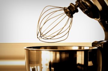 7 Factors to Consider When Buying a Kitchen Mixer