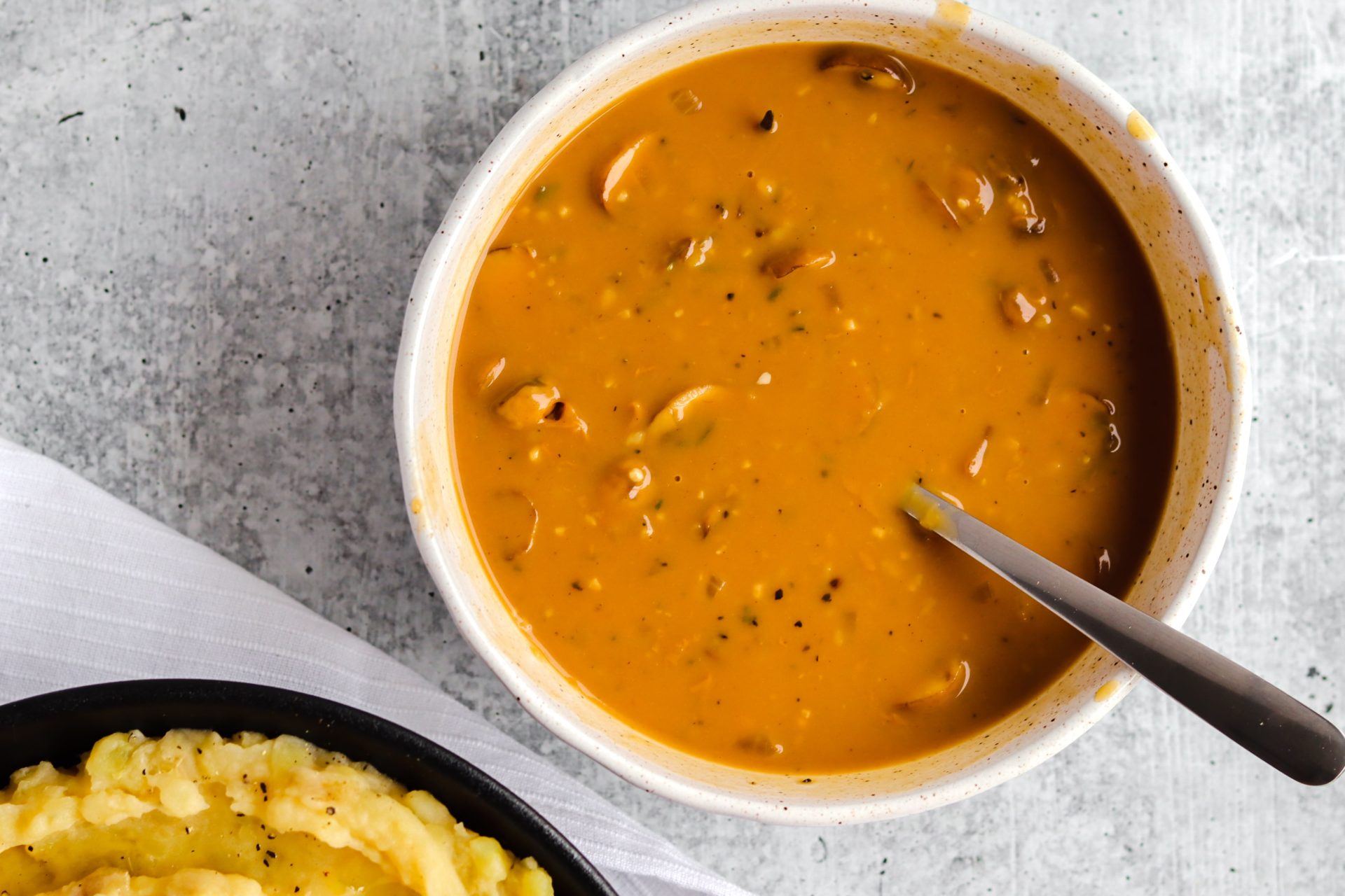 vegan-gravy-vegan-thanksgiving-everyday-dishes