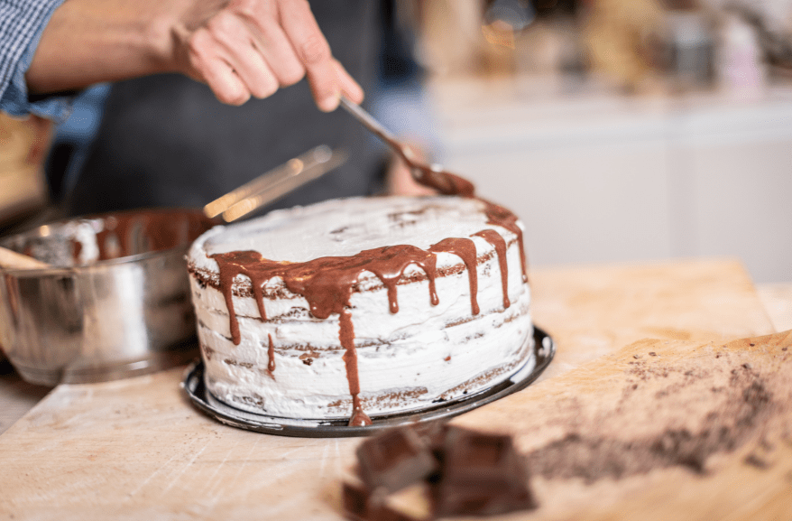 easiest-way-to-make-a-drip-cake