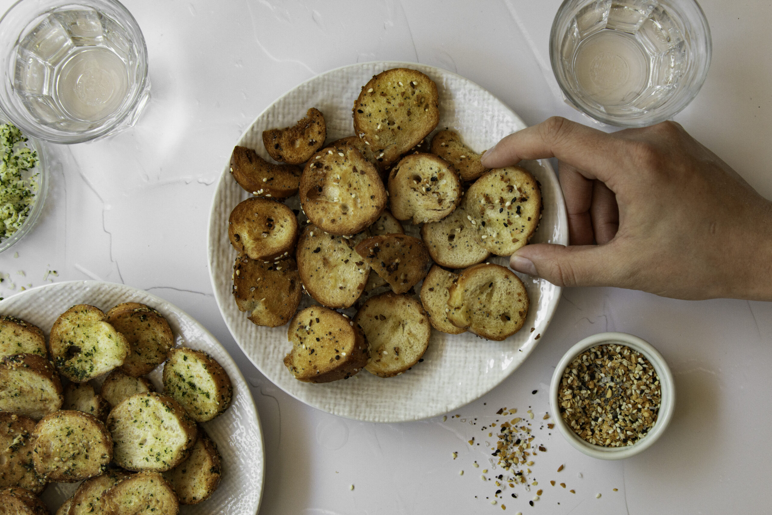 how to make bagel chips in the air fryer