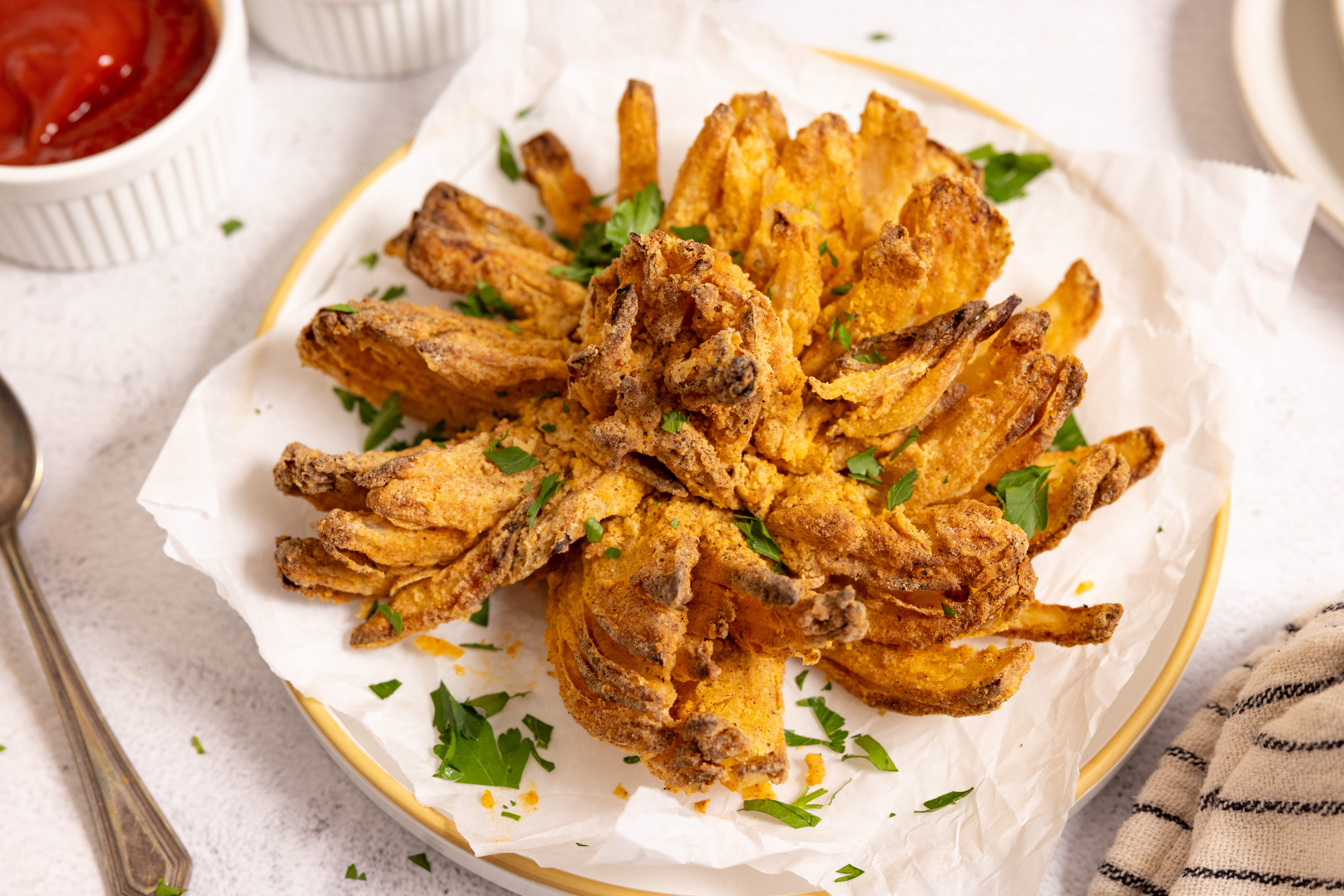how to make outbacks blooming onion