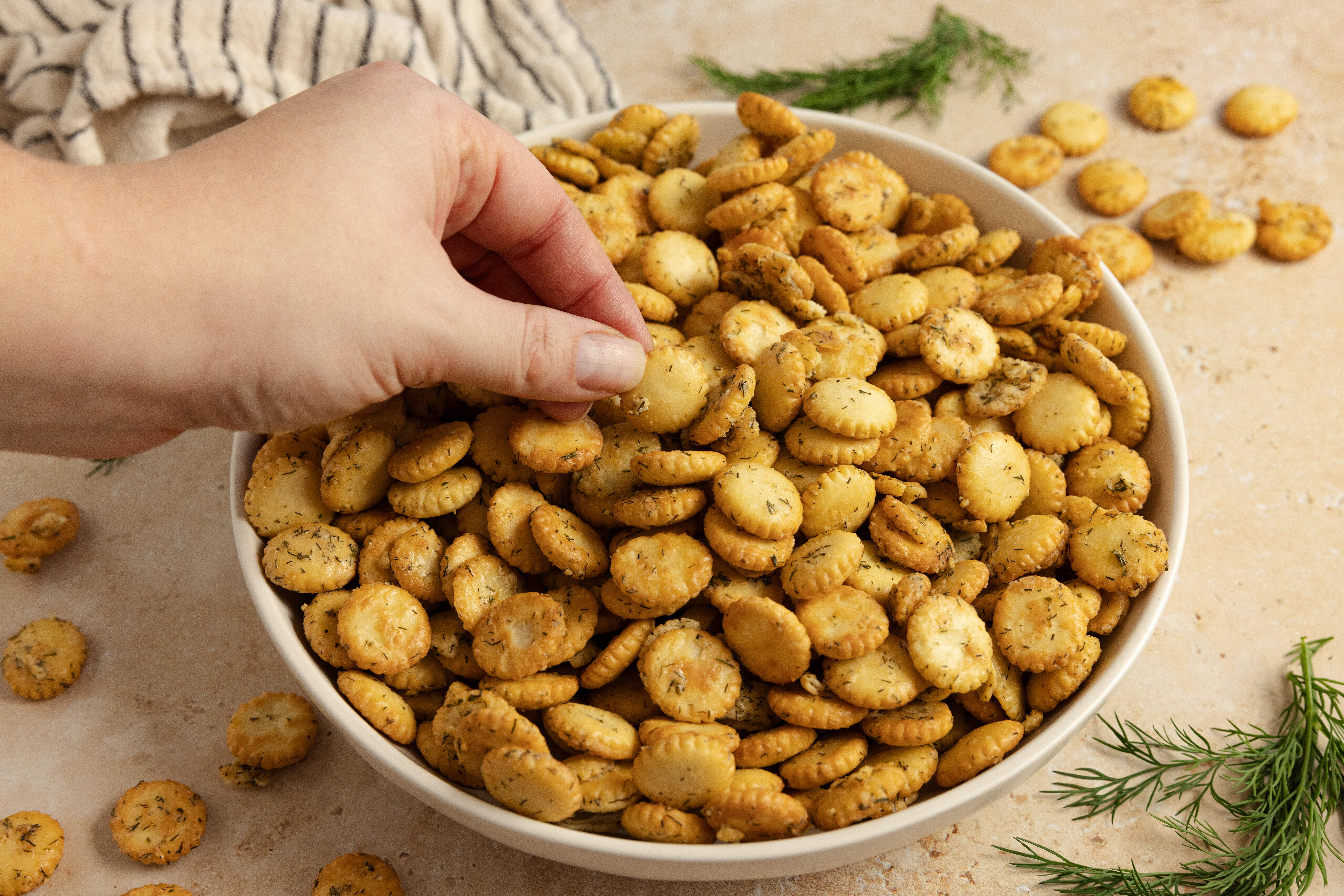 easy seasoned crackers recipe