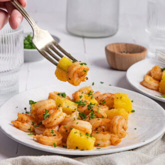 garlic butter shrimp with pineapple