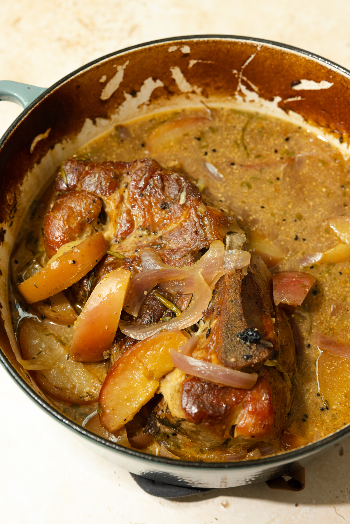 braised pork in dutch oven